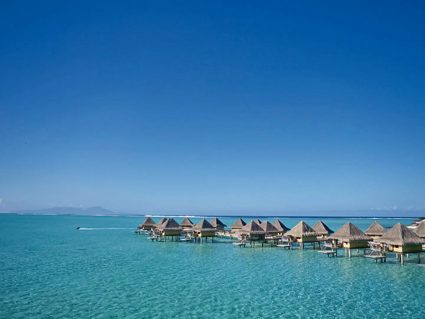InterContinental Bora Bora Le Moana Resort Strand