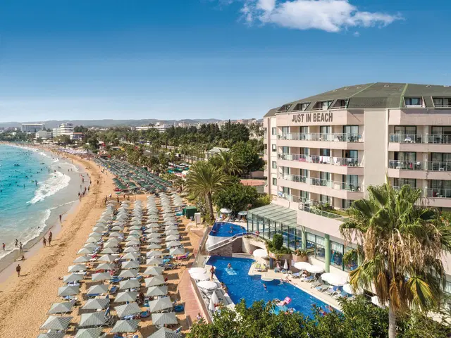 Aska Just In Beach EXTERIOR