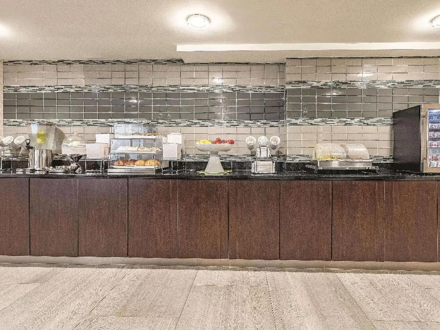 La Quinta Inn & Suites Portland LOUNGE_LOBBY