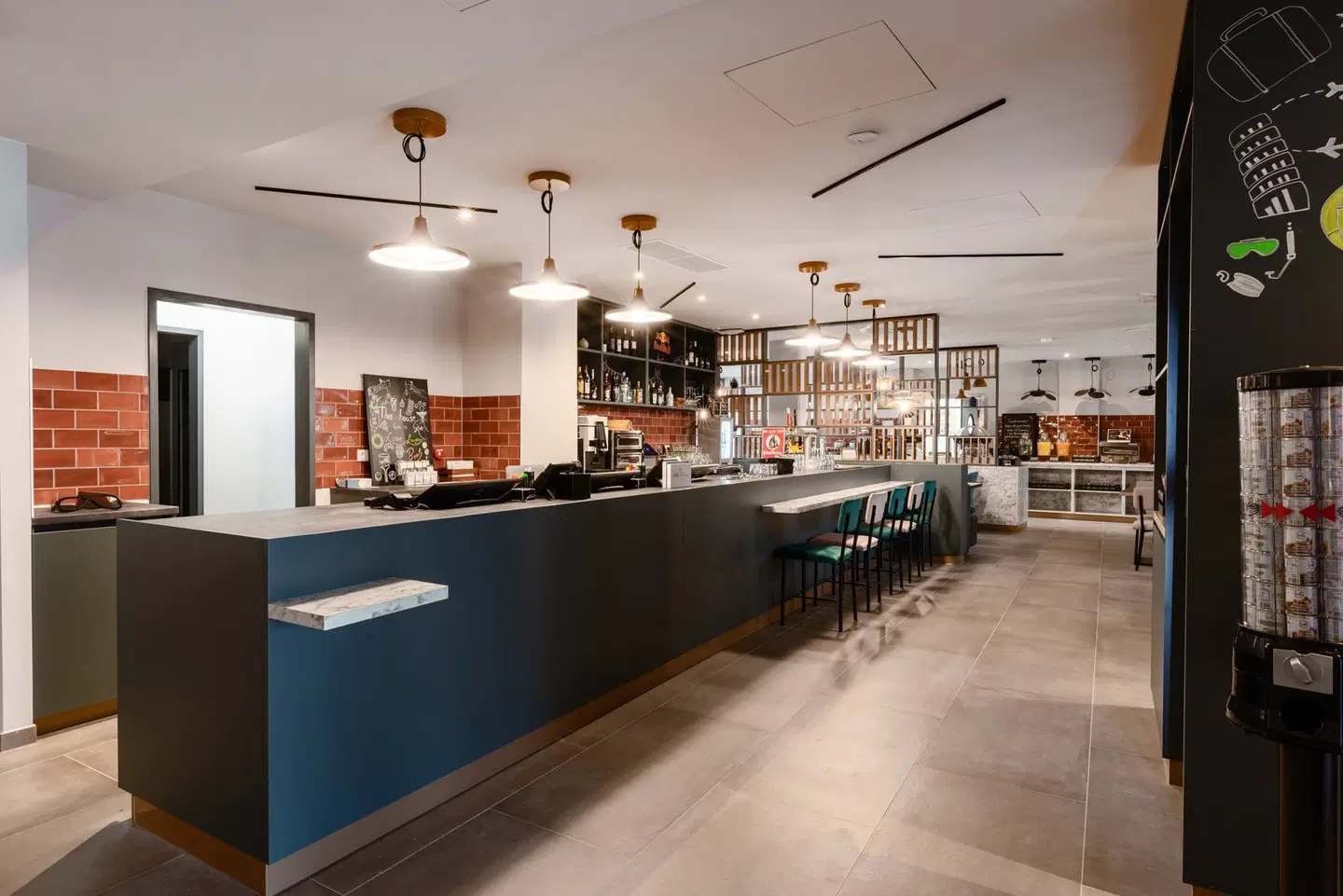Holiday Inn - the niu, Pax Berlin Airport Bar