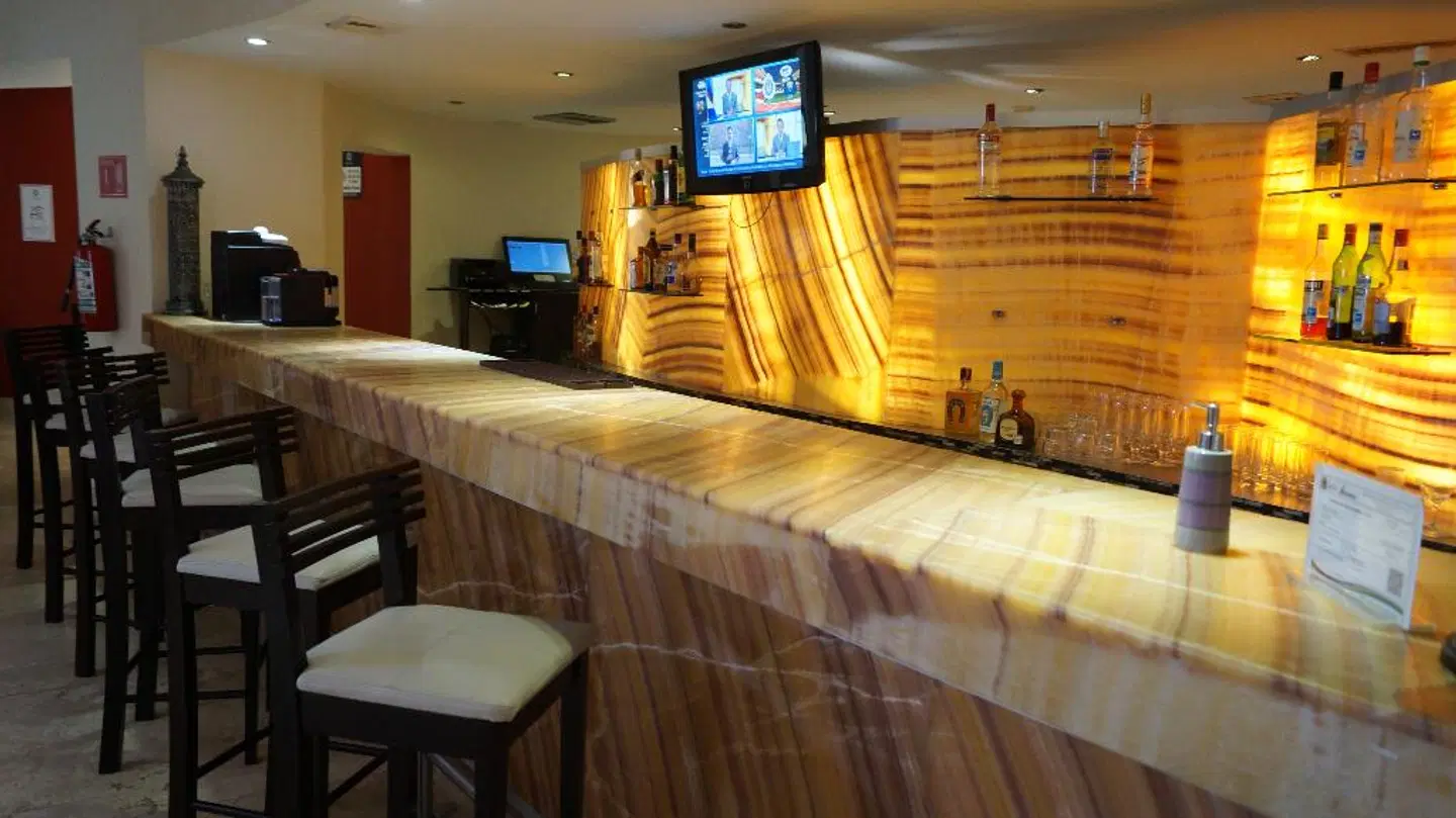 Adhara Hacienda Cancun Bar