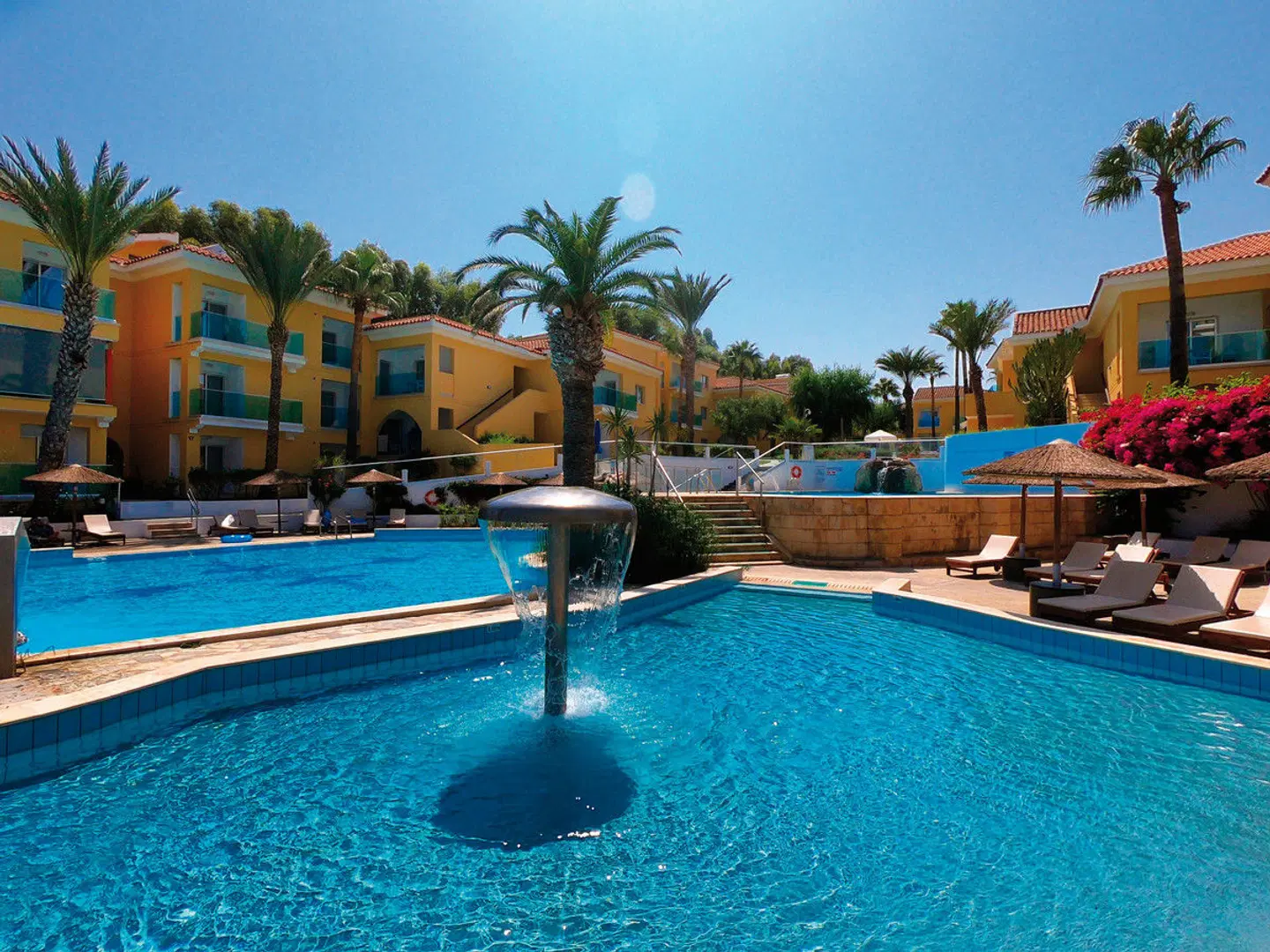 Malama Beach Holiday Village OUTDOOR_POOL