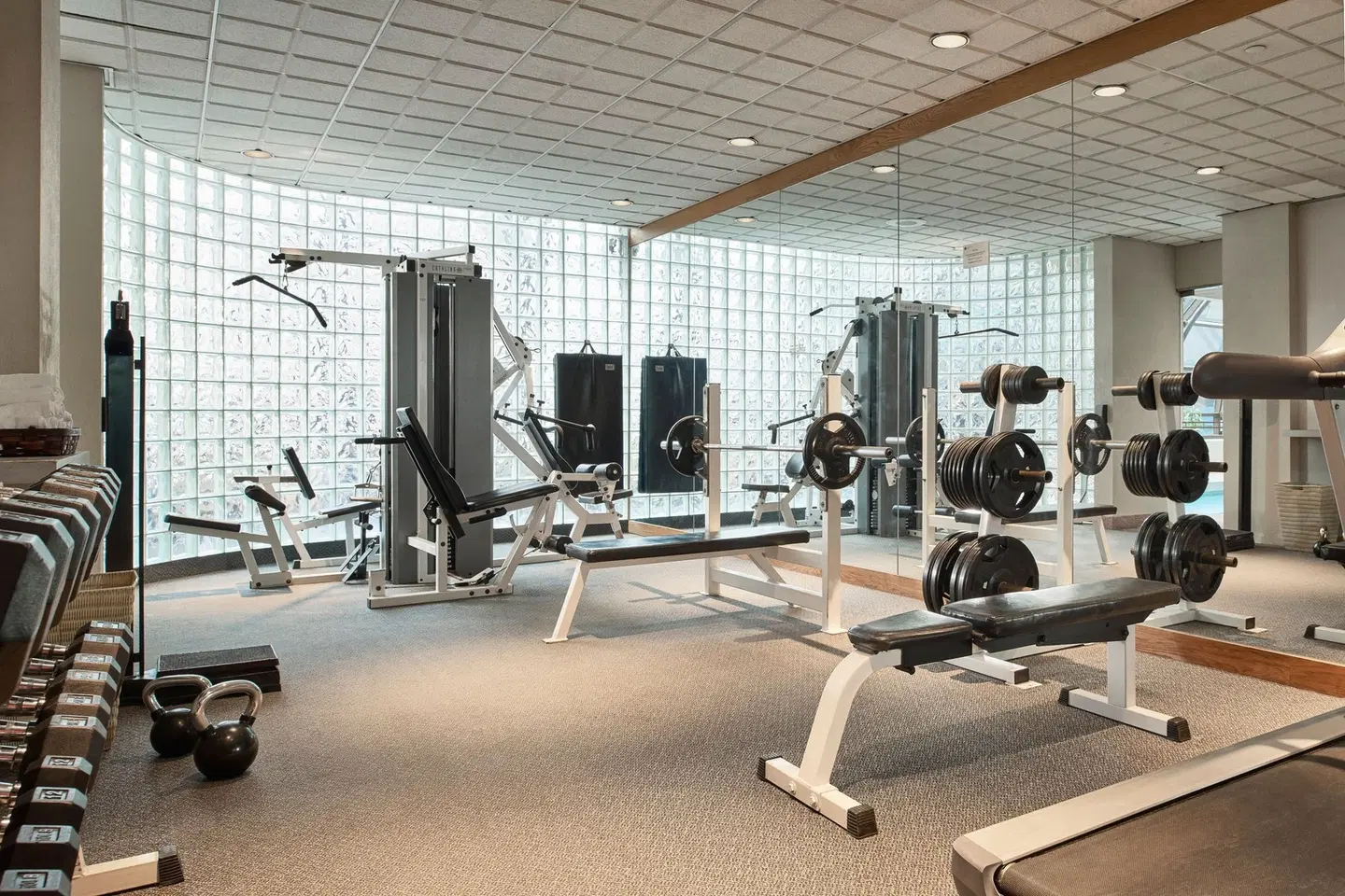 Metropolitan Hotel Vancouver SPORTS_AND_LEISURE