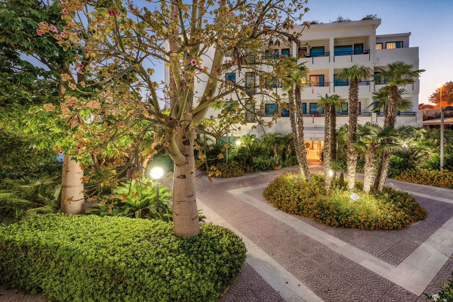 Acacia Marina Garten