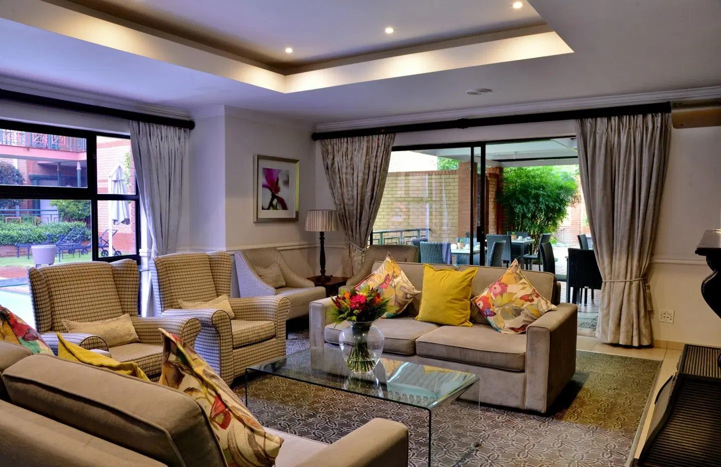Courtyard Hotel Rosebank ROOM_EXAMPLE