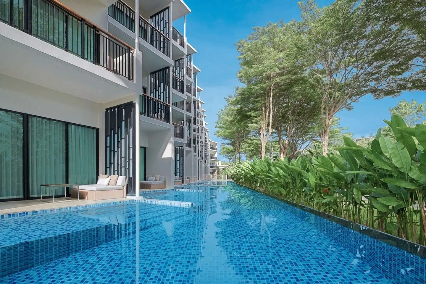 Le Méridien Phuket Mai Khao Beach Resort OUTDOOR_POOL