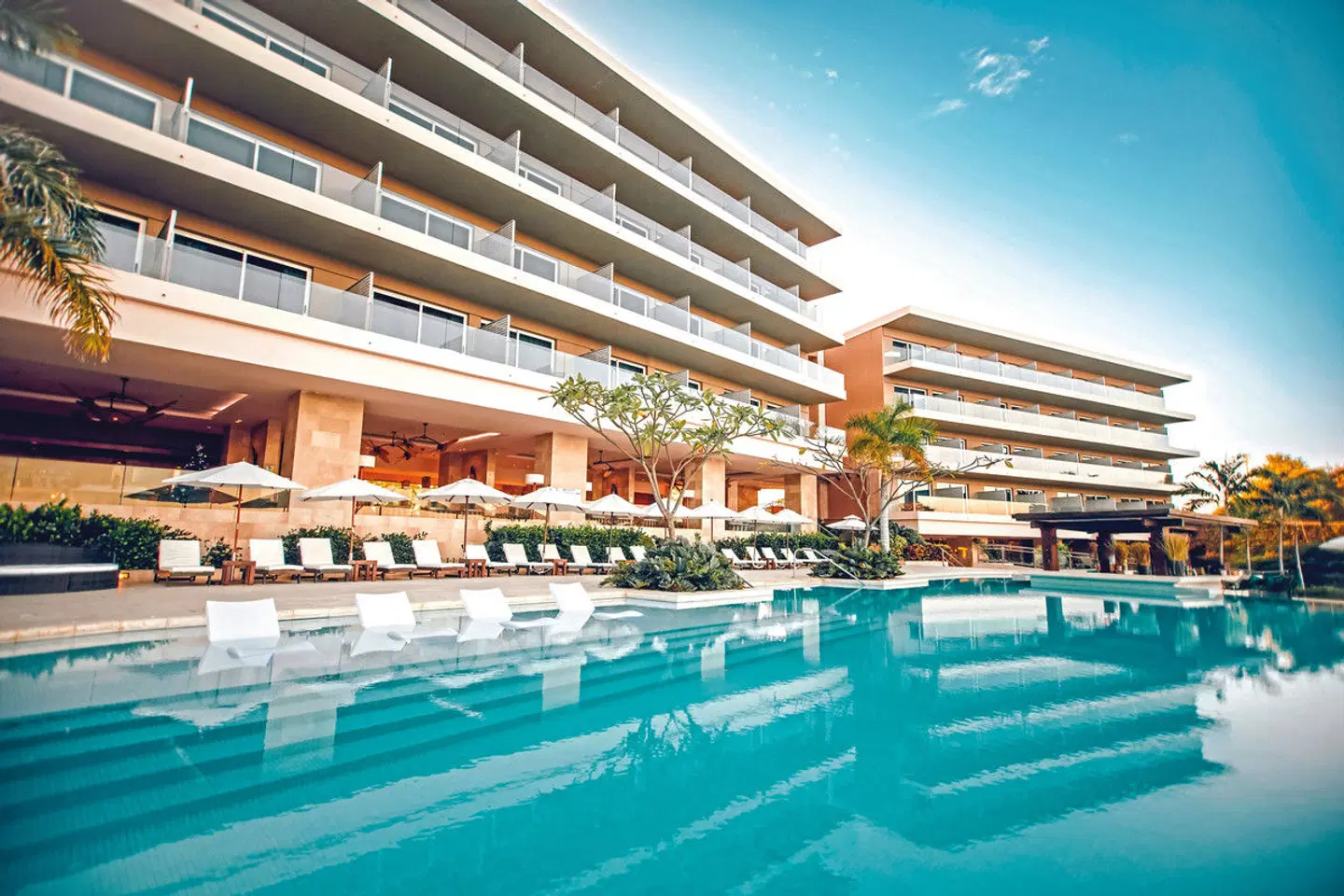 Wyndham Tamarindo OUTDOOR_POOL