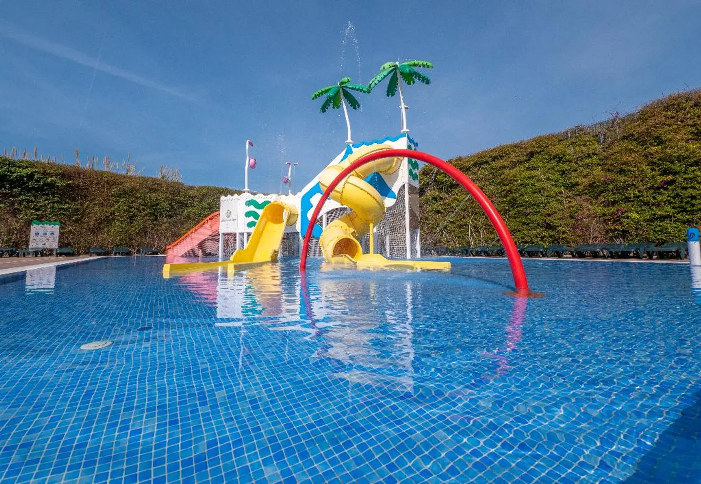 Santa Susanna Resort OUTDOOR_POOL