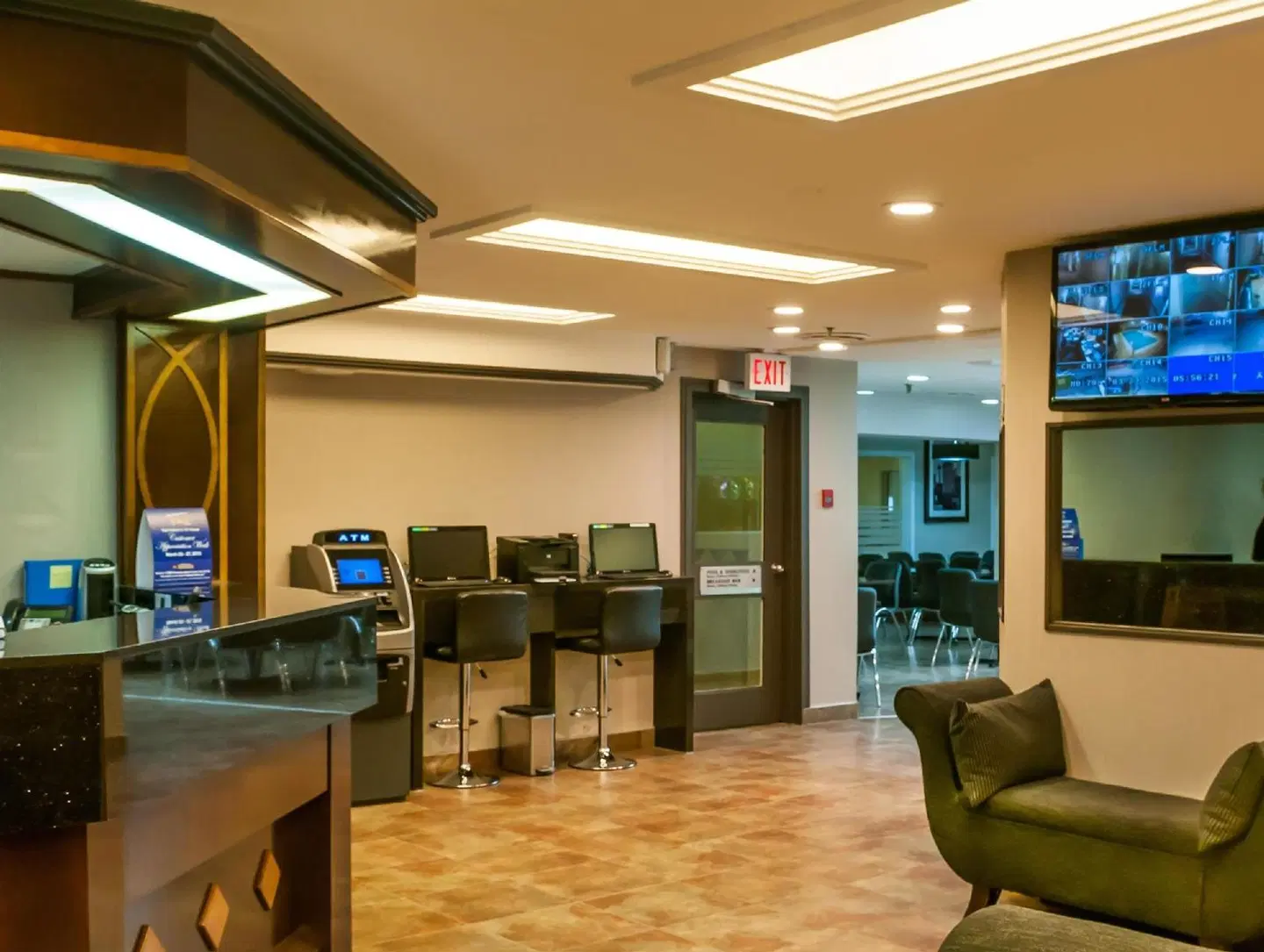 Best Western Airport Inn Bar