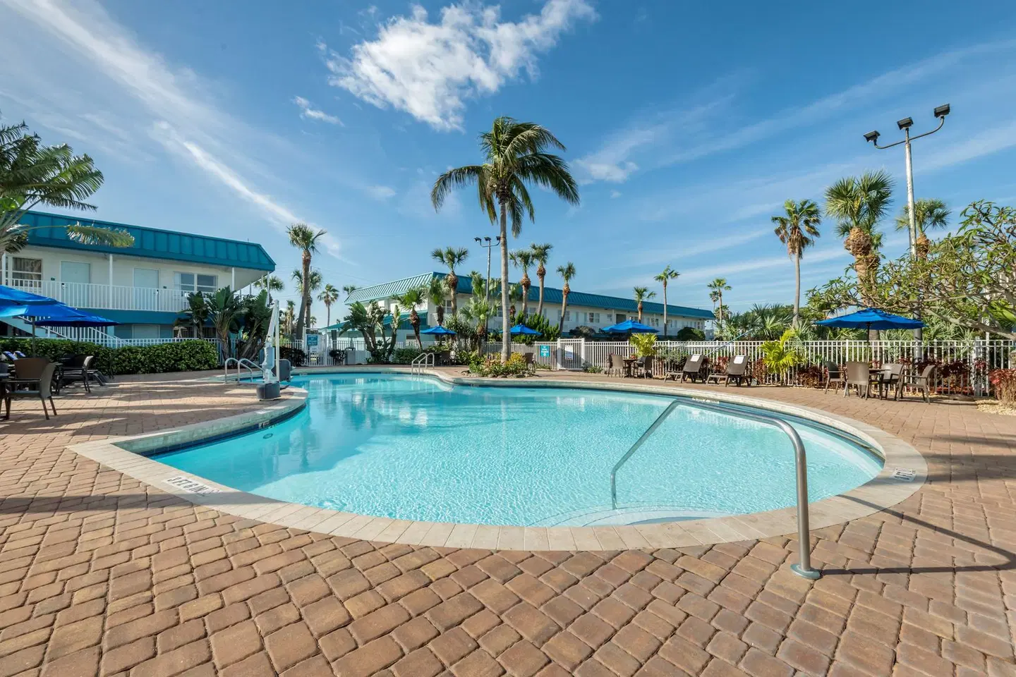 Best Western Cocoa Beach Hotel & Suites OUTDOOR_POOL