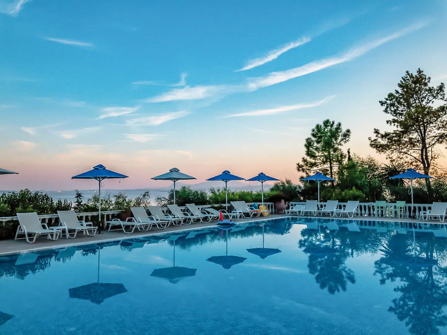 Nautilus OUTDOOR_POOL