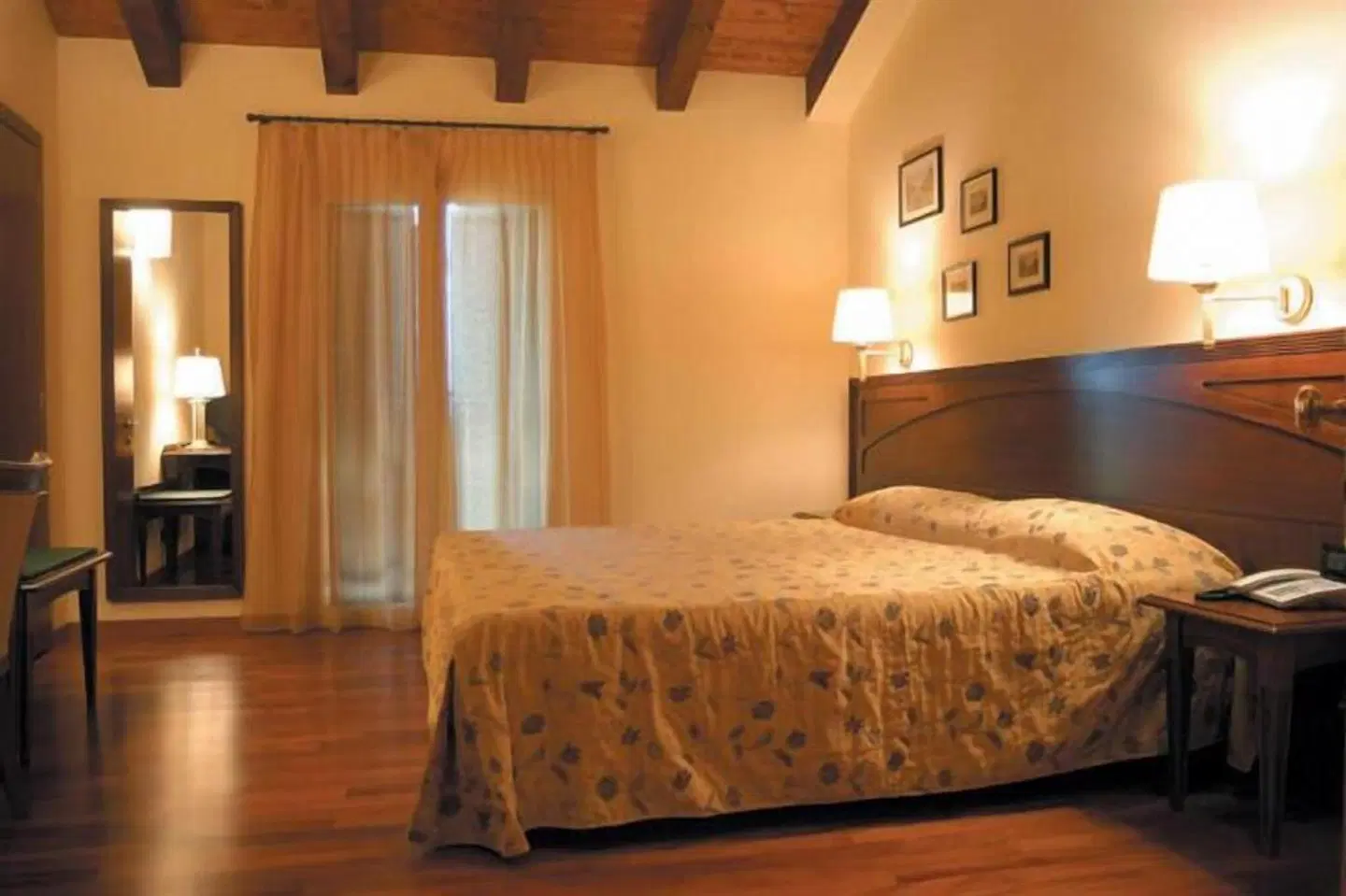 Conteverde ROOM_EXAMPLE