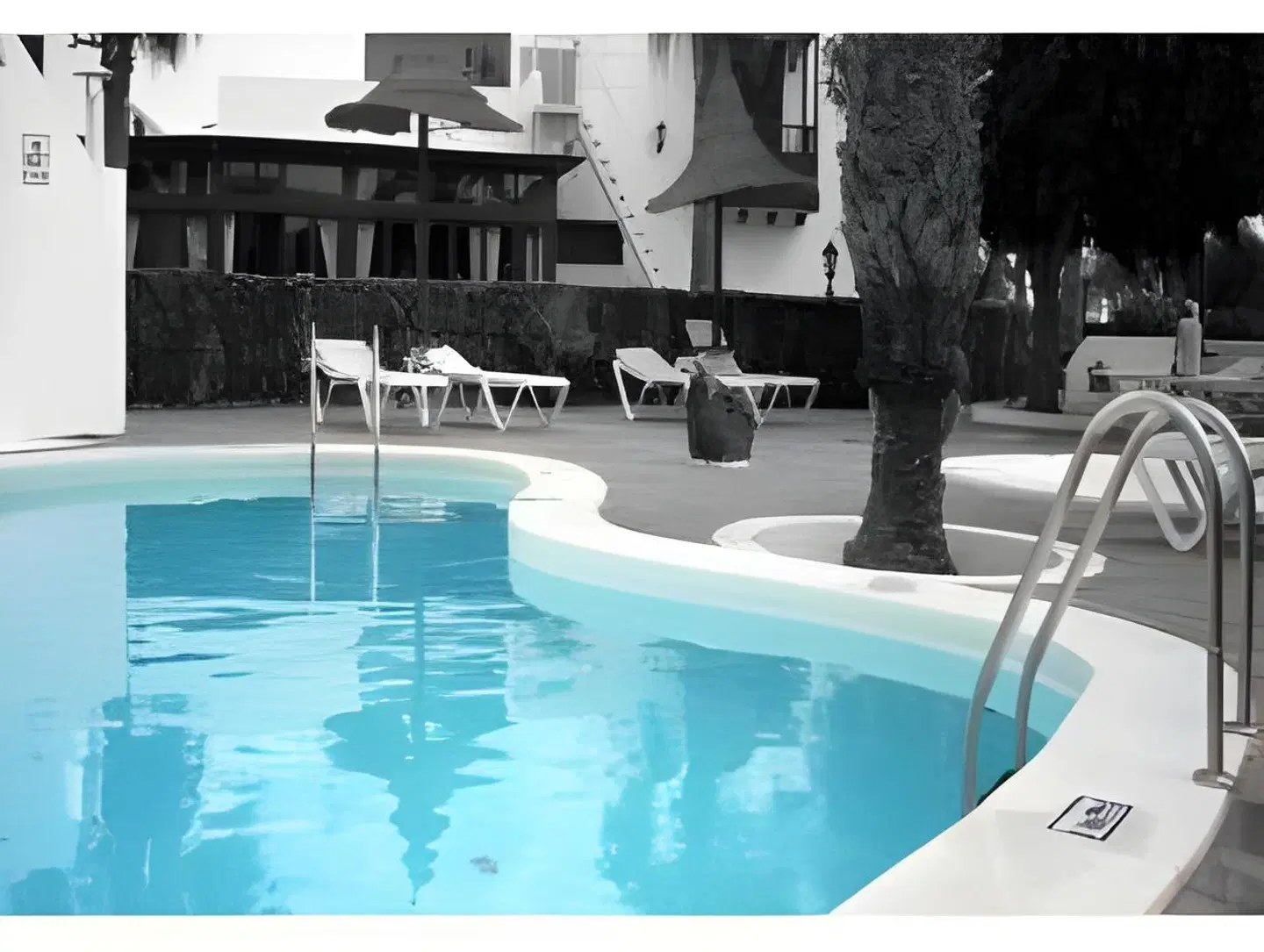 Hotel Rural Finca La Florida OUTDOOR_POOL