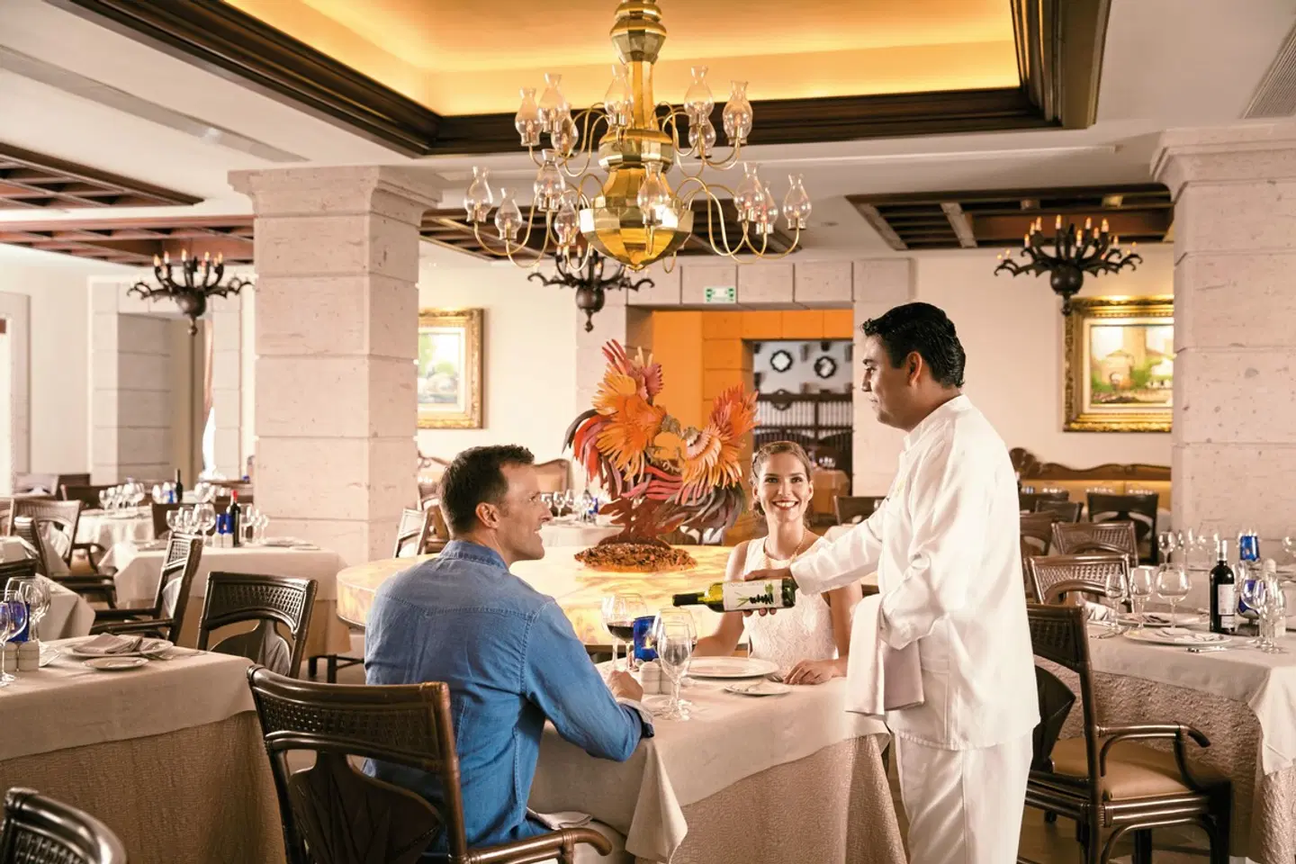 Barcelo Maya Grand Bar