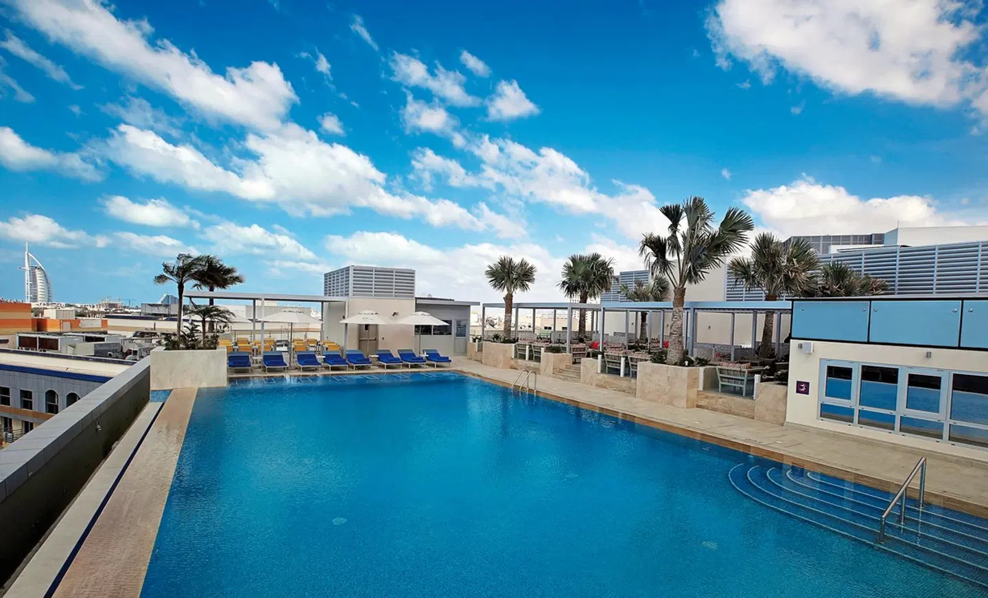 Grand Cosmopolitan Hotel OUTDOOR_POOL