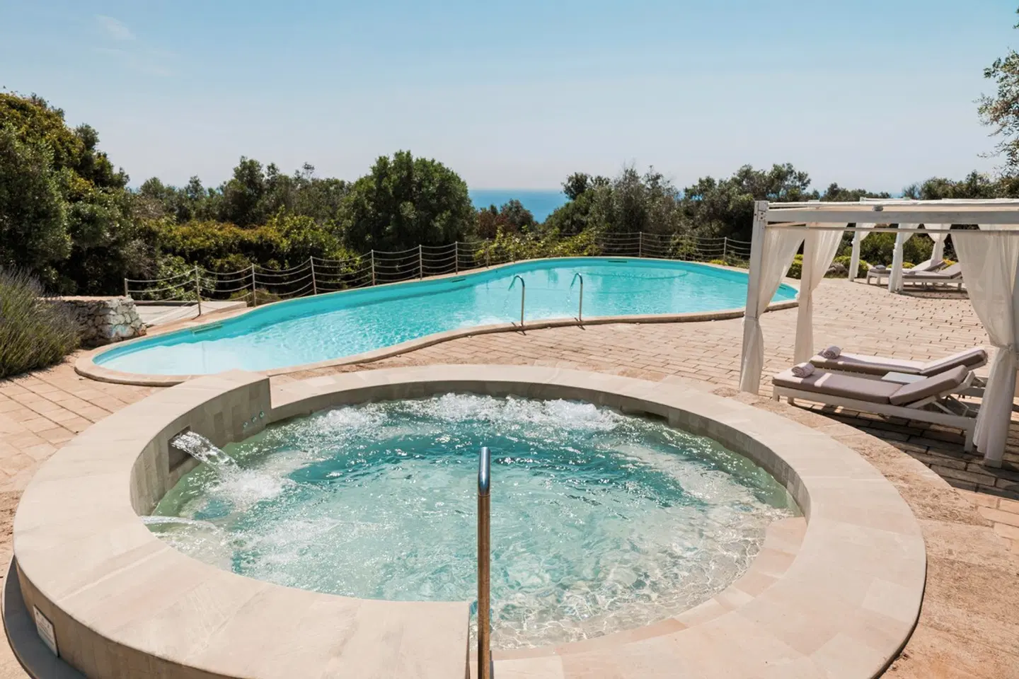 Marenea Suite Hotel OUTDOOR_POOL