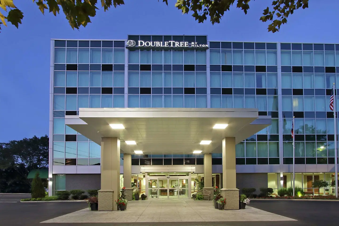 DoubleTree by Hilton Hotel Newark Ohio EXTERIOR