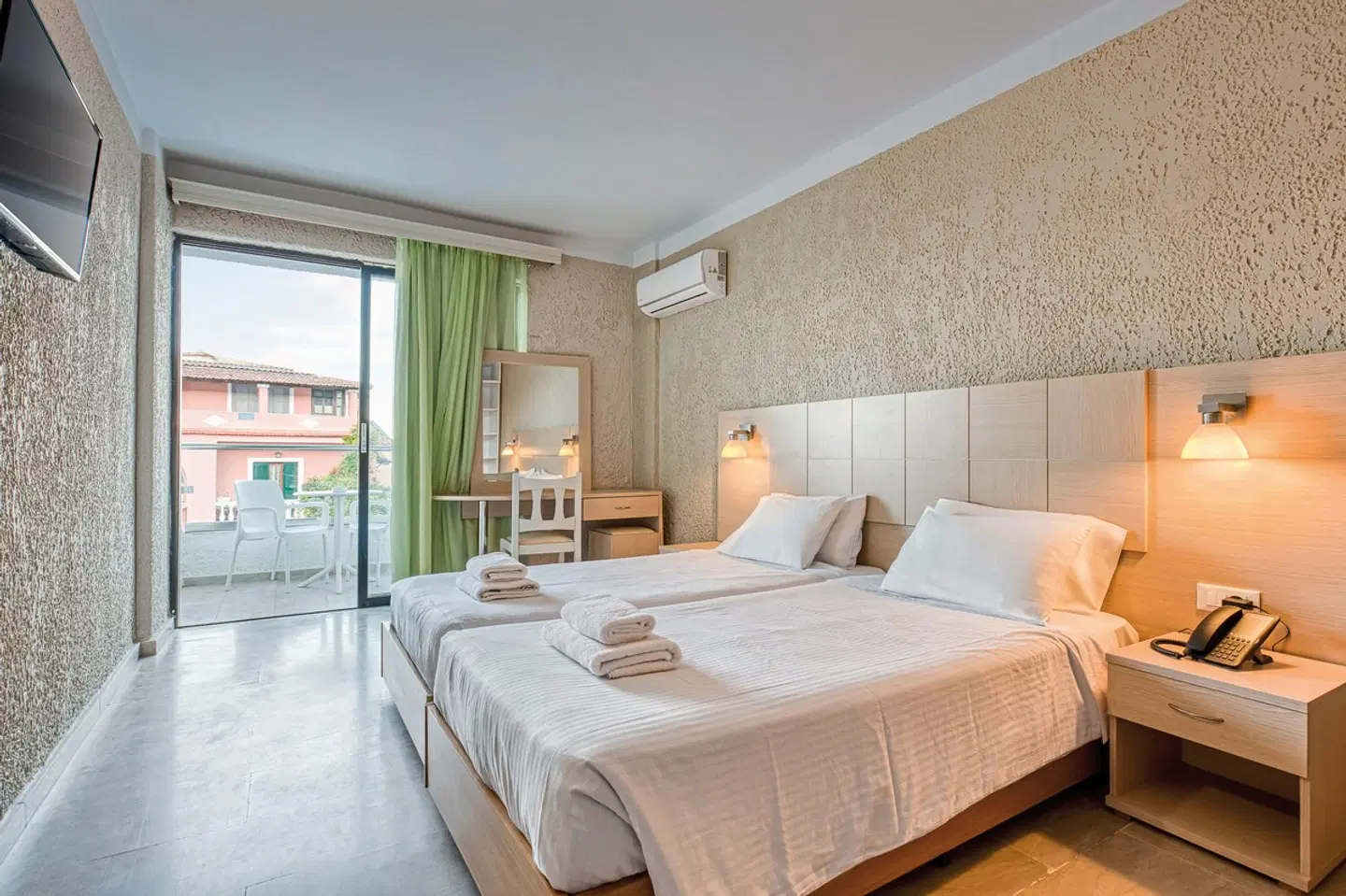 Alkionis ROOM_EXAMPLE