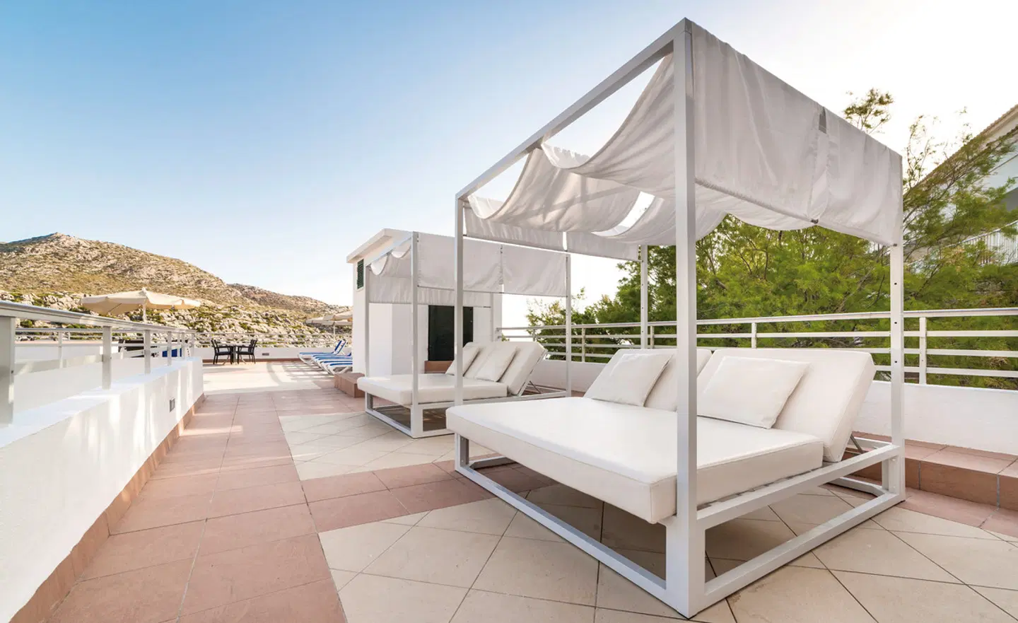 Globales Simar Terrasse