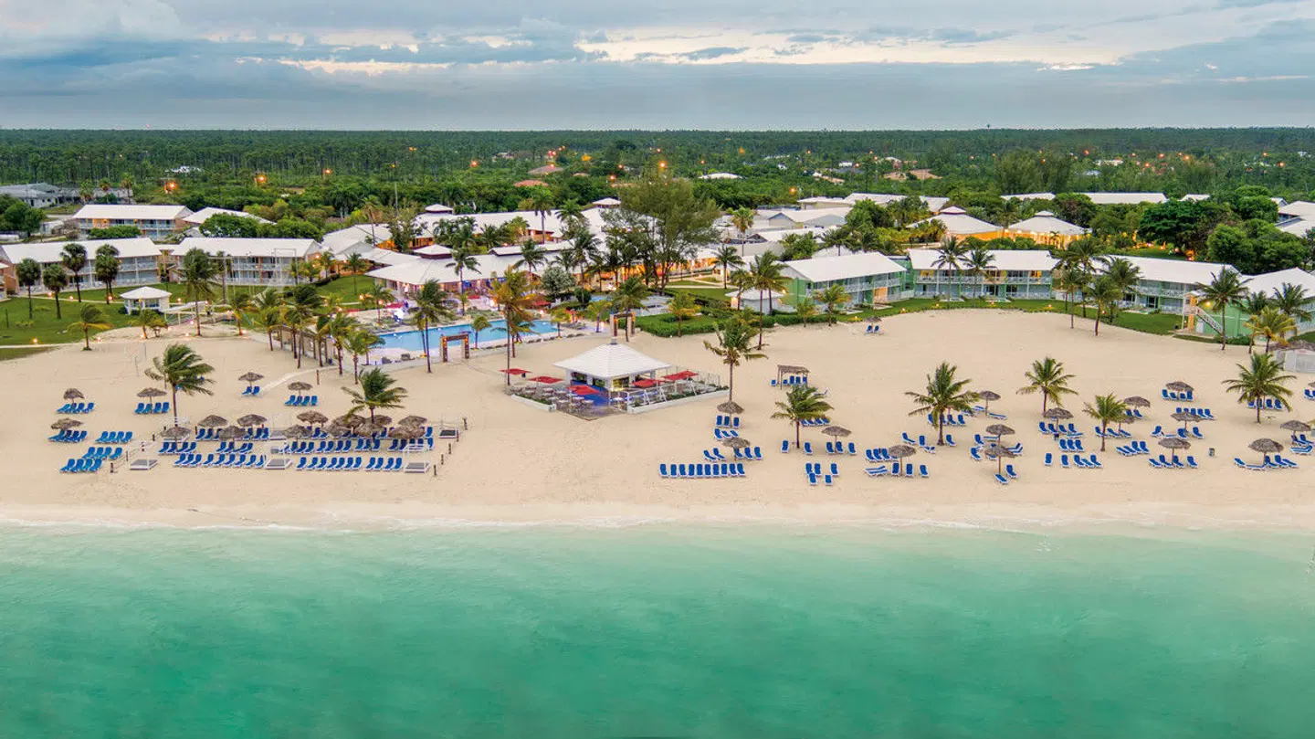 Viva Fortuna Beach by Wyndham Strand