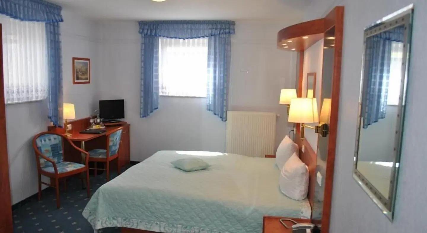 Parkhotel Neustadt ROOM_EXAMPLE