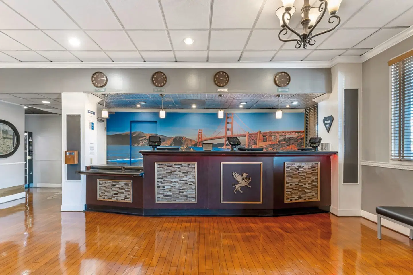 Best Western Plus Grosvenor Airport Hotel Restaurant