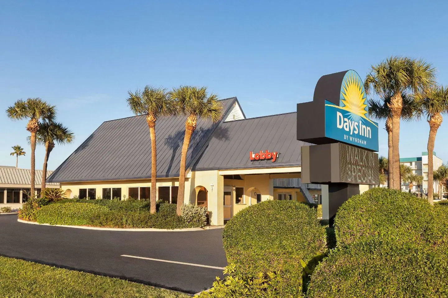 Days Inn by Wyndham Cocoa Beach Port Canaveral EXTERIOR