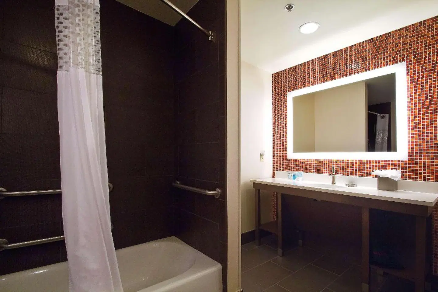 Hampton Inn & Suites Columbus-Downtown, Ohio Badezimmer
