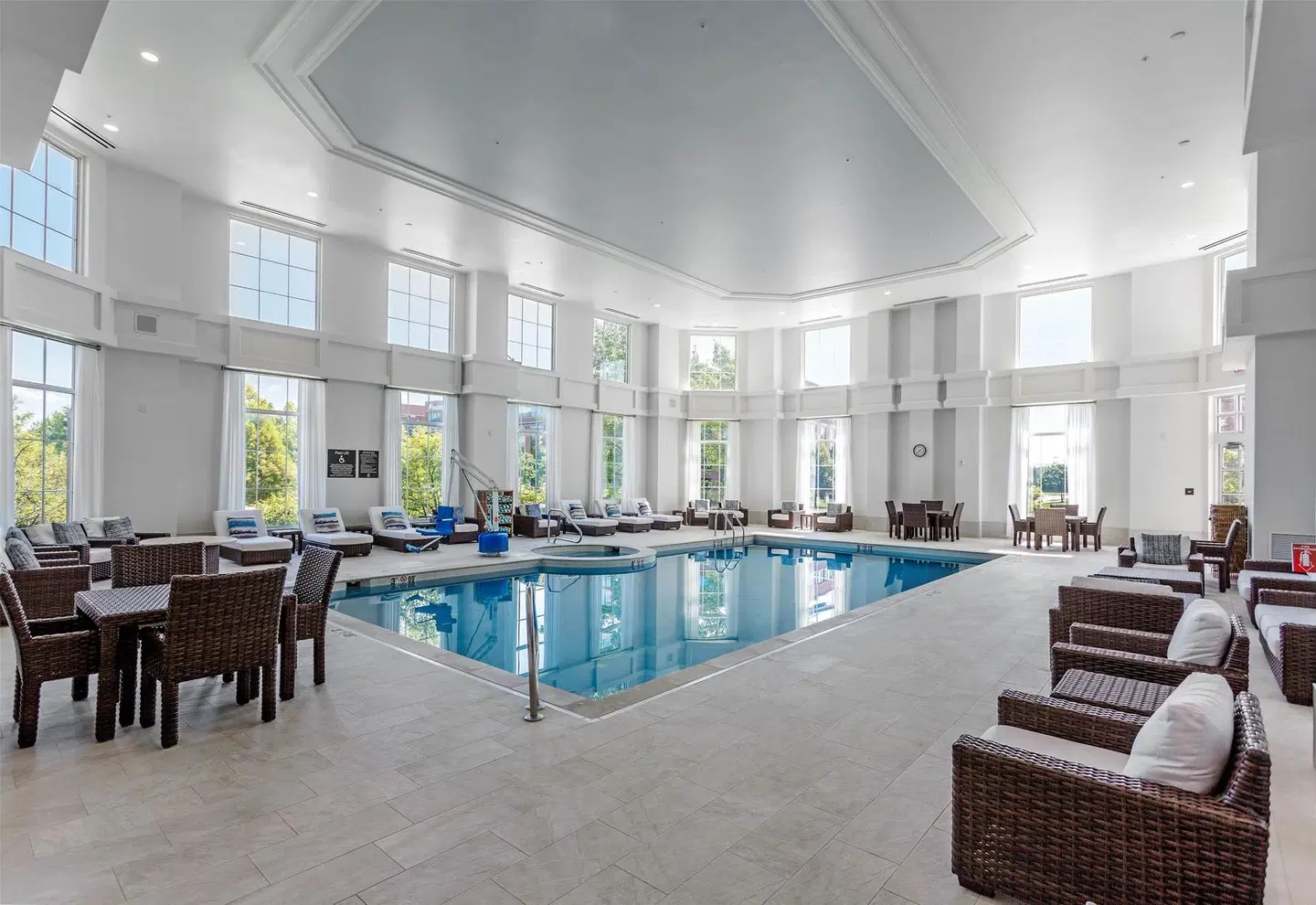 Hilton Columbus at Easton Hallenbad