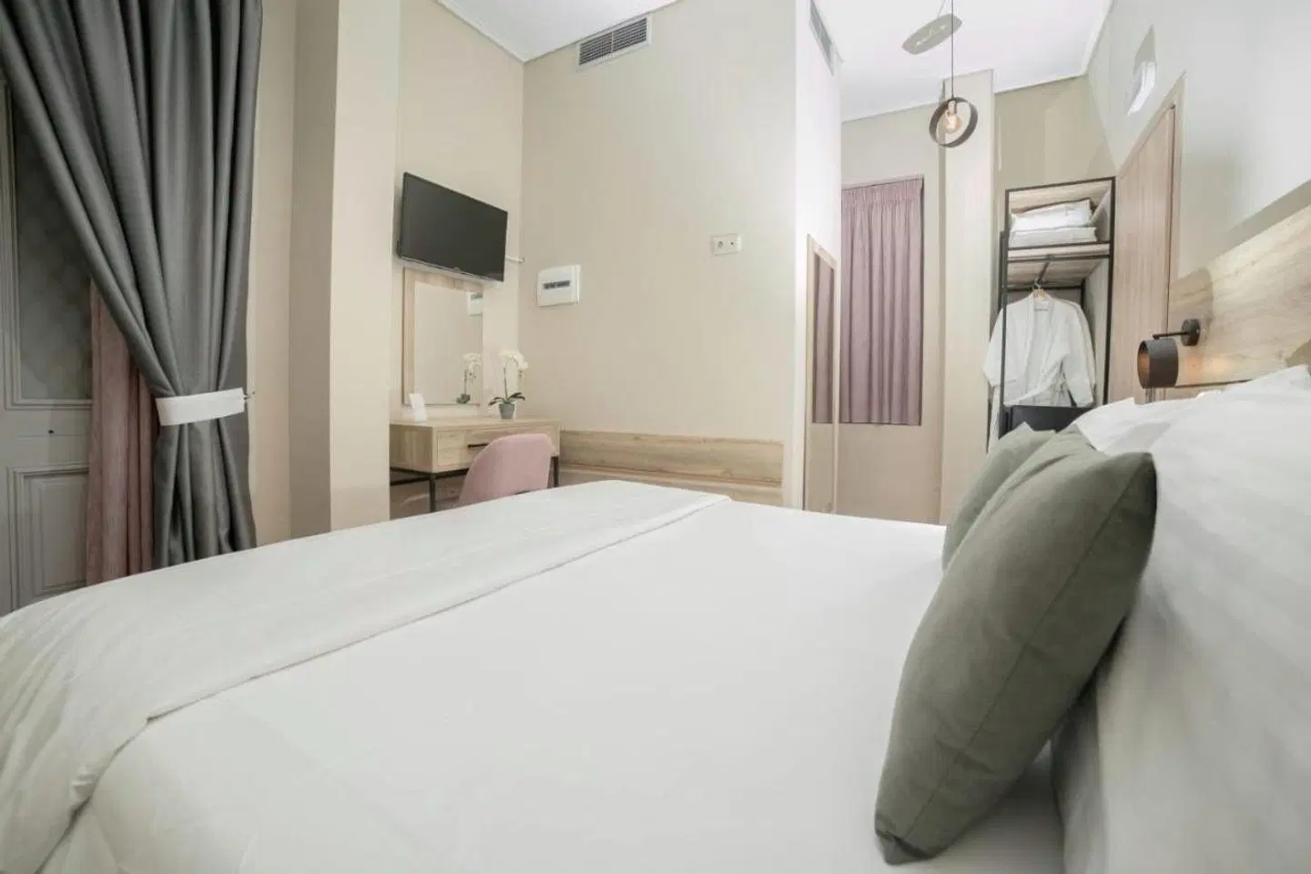 Acropolis Vision ROOM_EXAMPLE