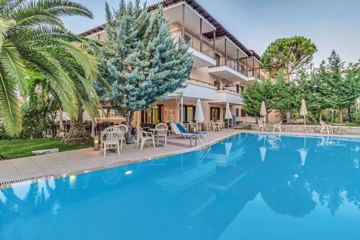 Pegasus OUTDOOR_POOL