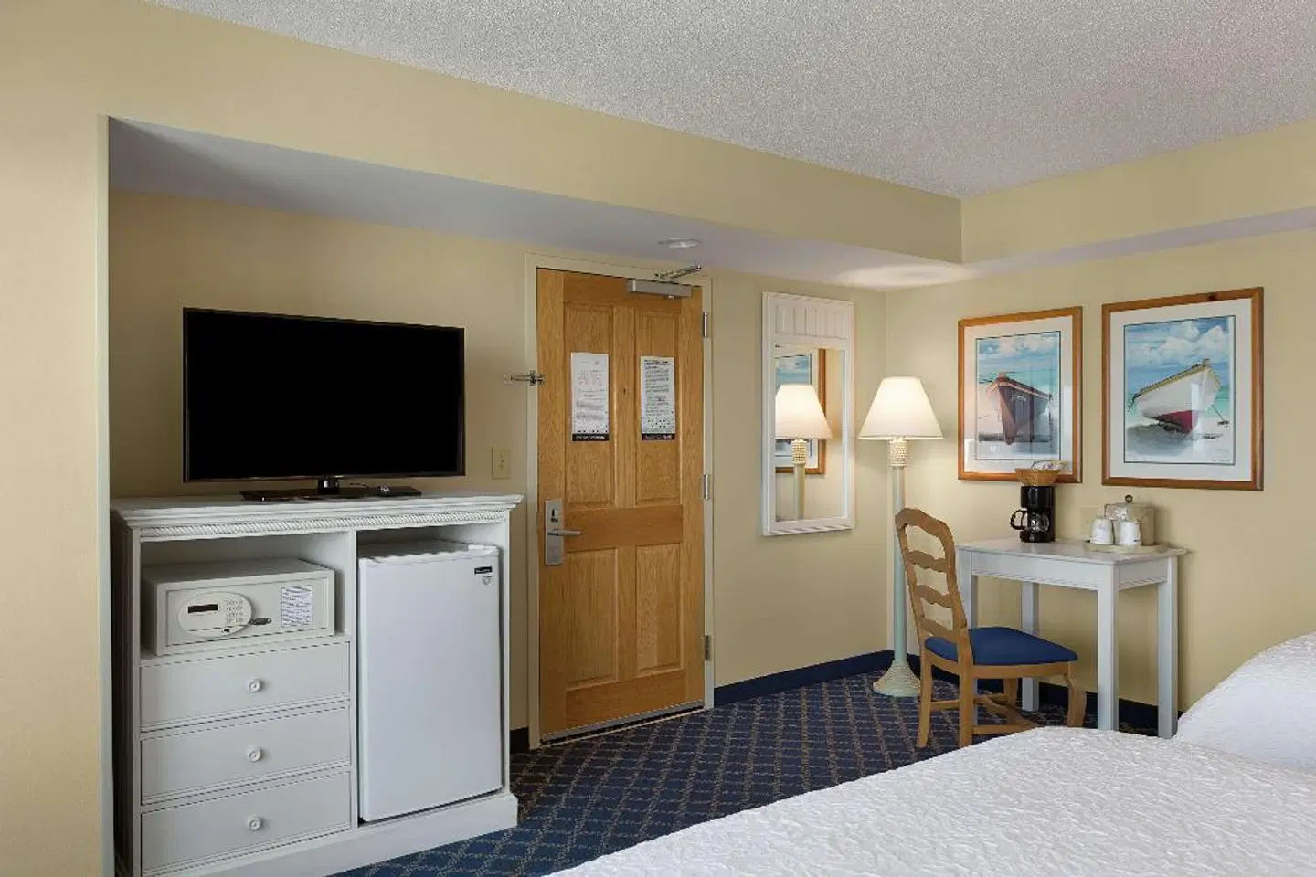 Hampton Inn & Suites Myrtle Beach/Oceanfront ROOM_EXAMPLE