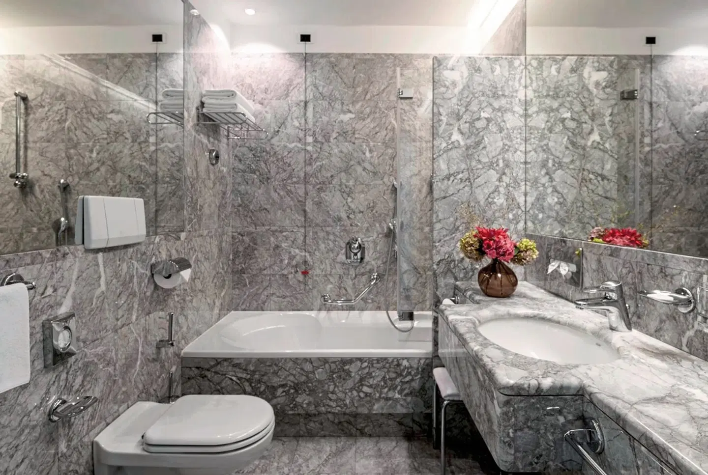Parkhotel Laurin Badezimmer