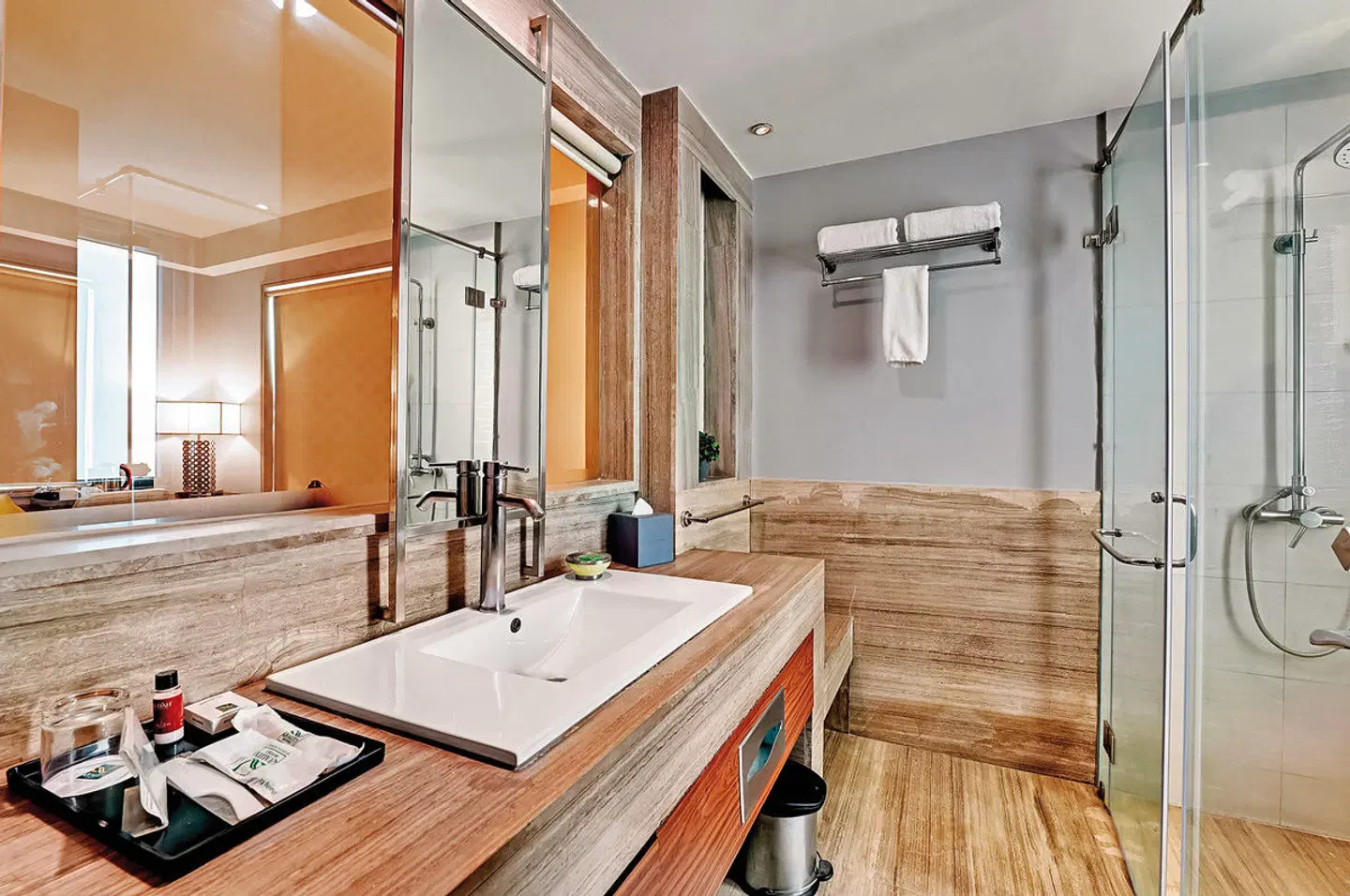 Country Inn & Suites by Radisson, Gurugram Sector 12 Badezimmer