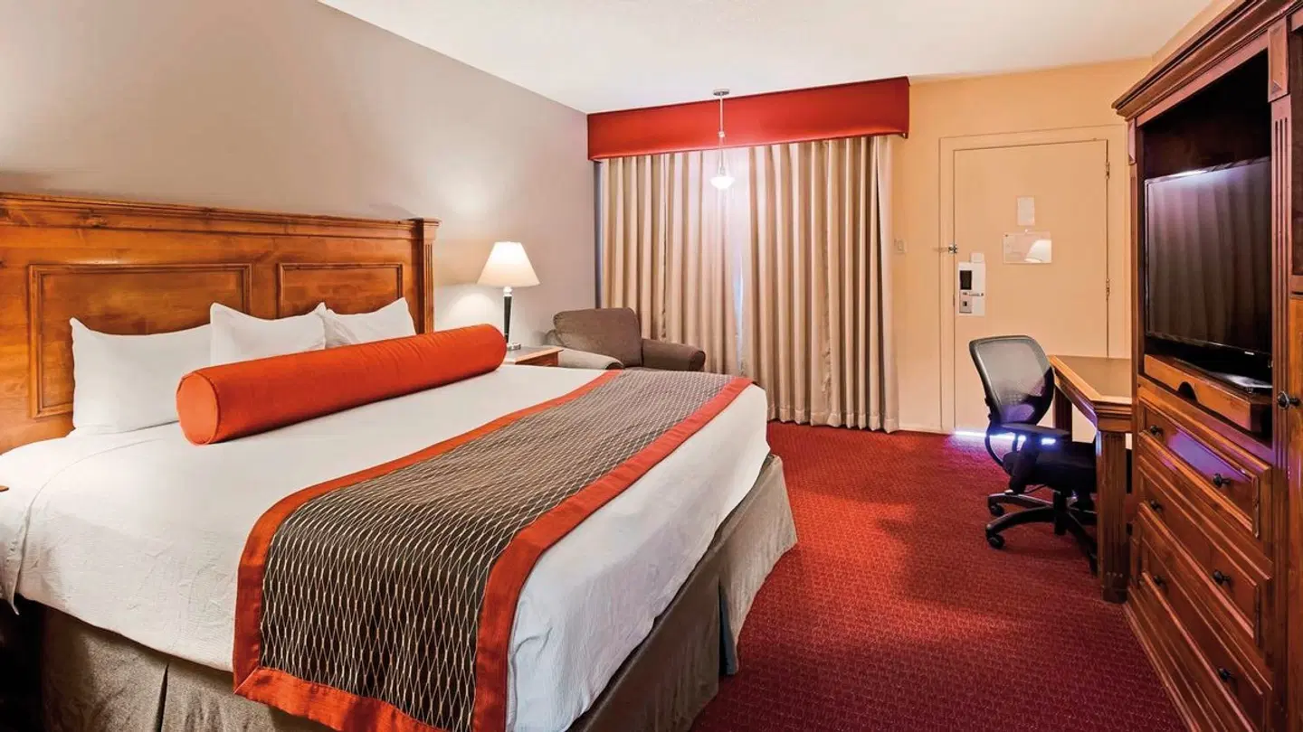 Best Western Plus King's Inn & Suites ROOM_EXAMPLE