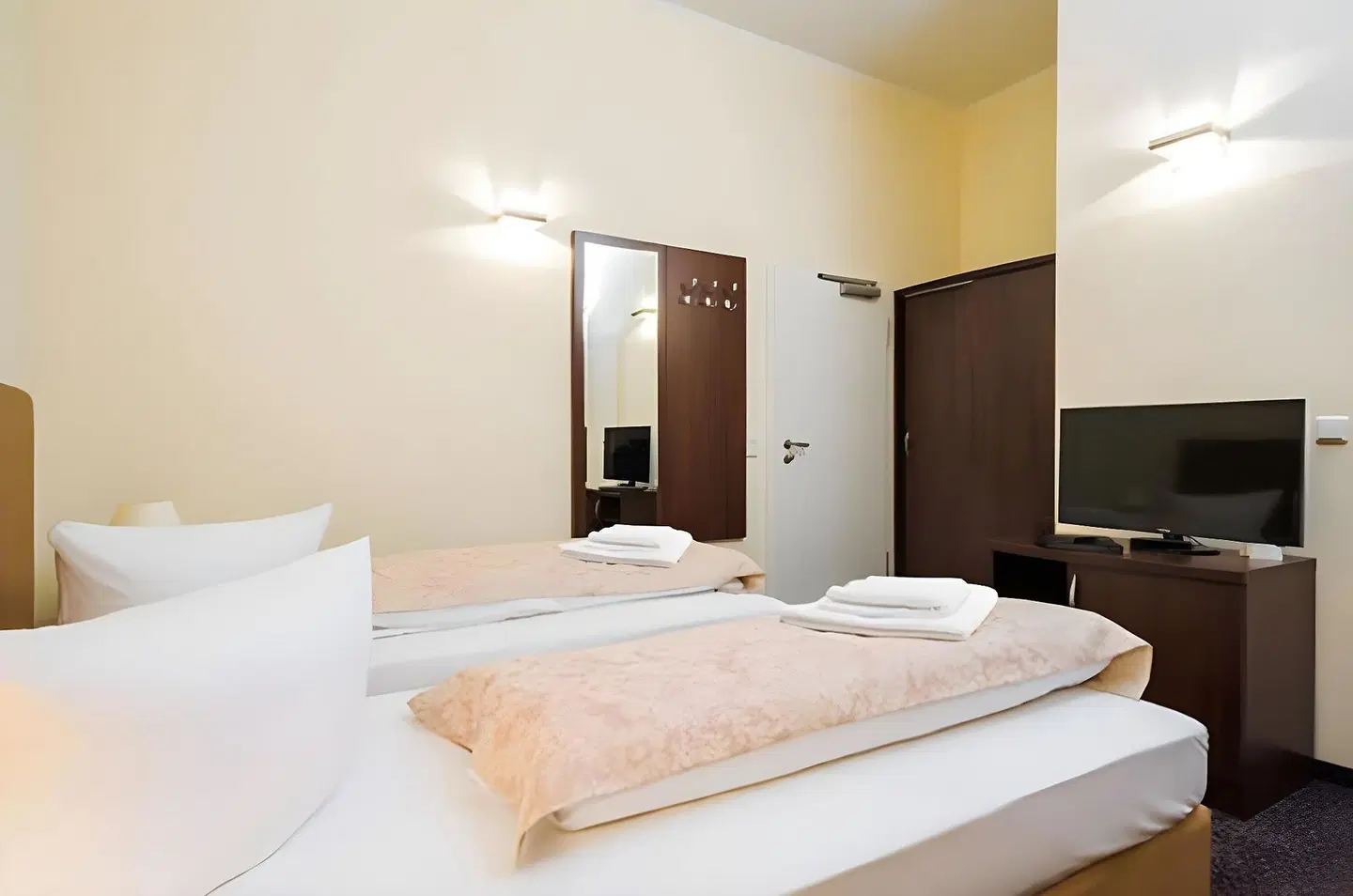 Upper Room ROOM_EXAMPLE