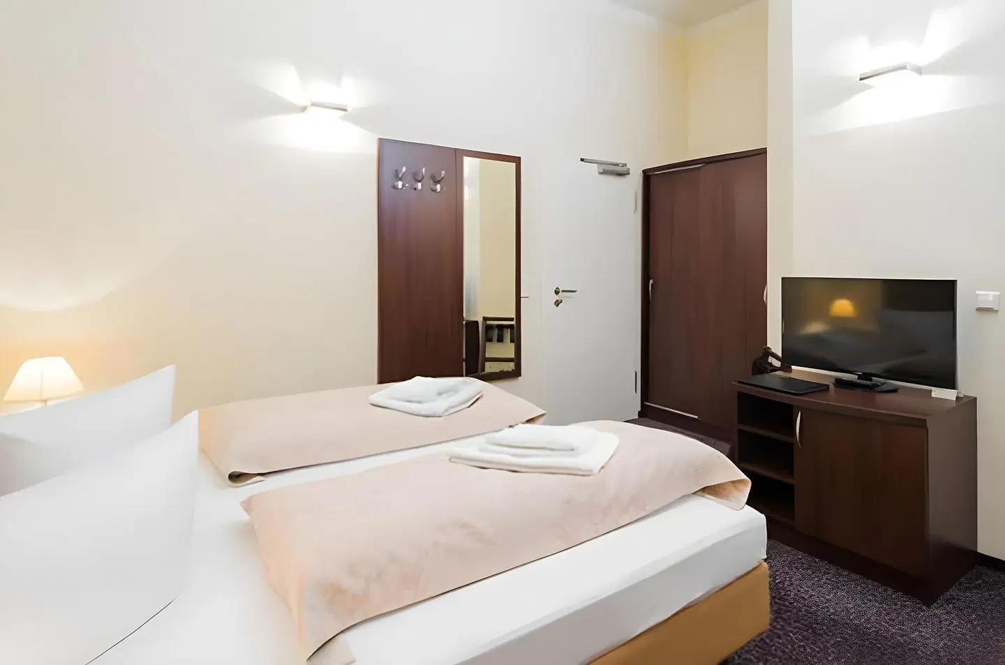 Upper Room ROOM_EXAMPLE