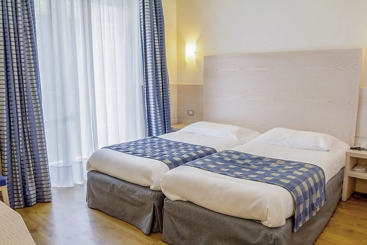 Bike Hotel Caravel ROOM_EXAMPLE