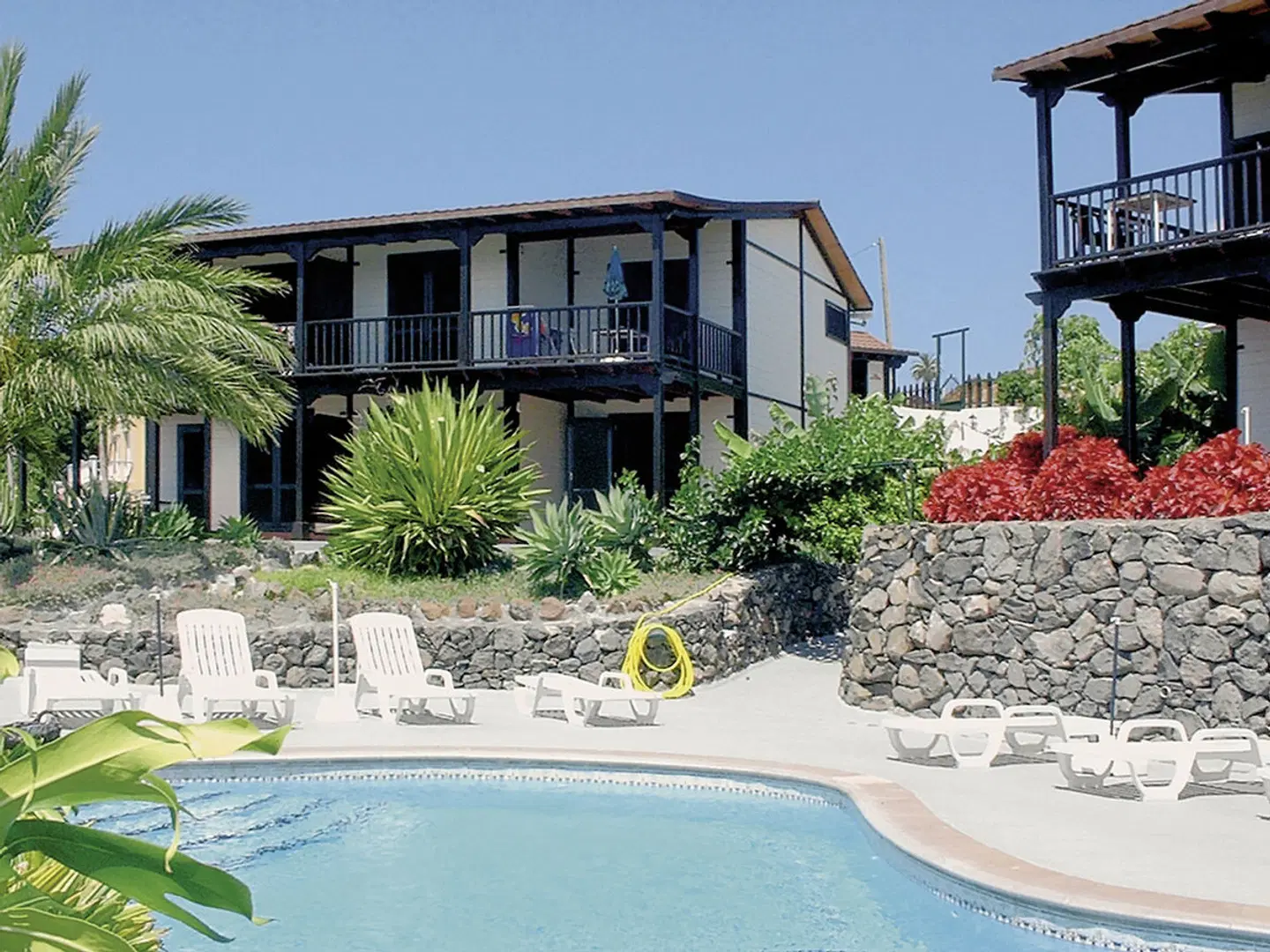 Apartamentos Santa Ana OUTDOOR_POOL