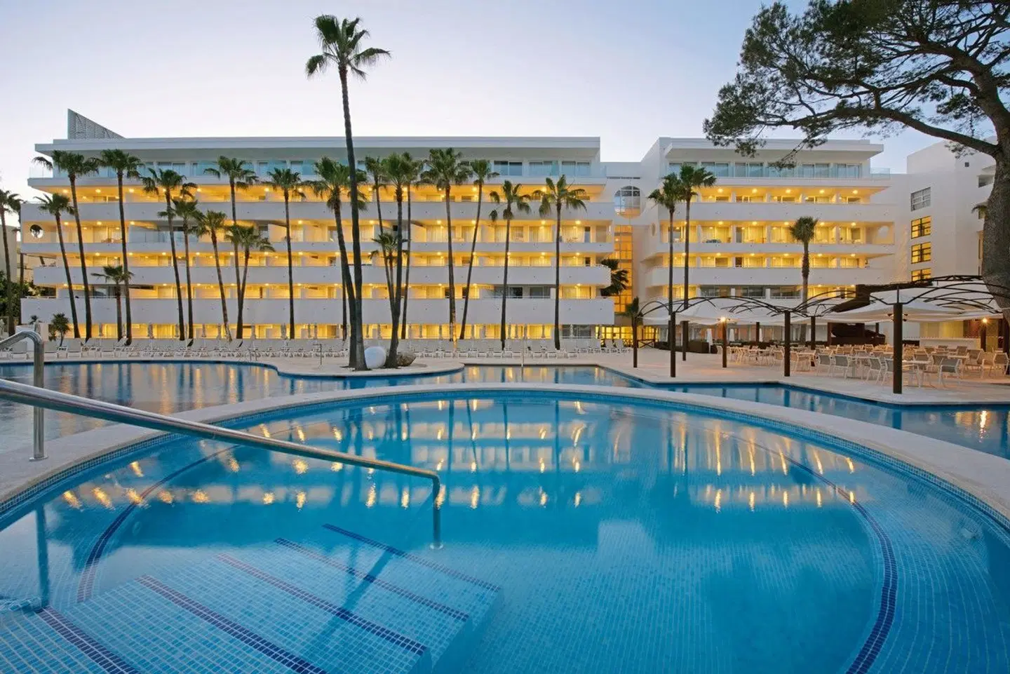 Iberostar Waves Cristina OUTDOOR_POOL