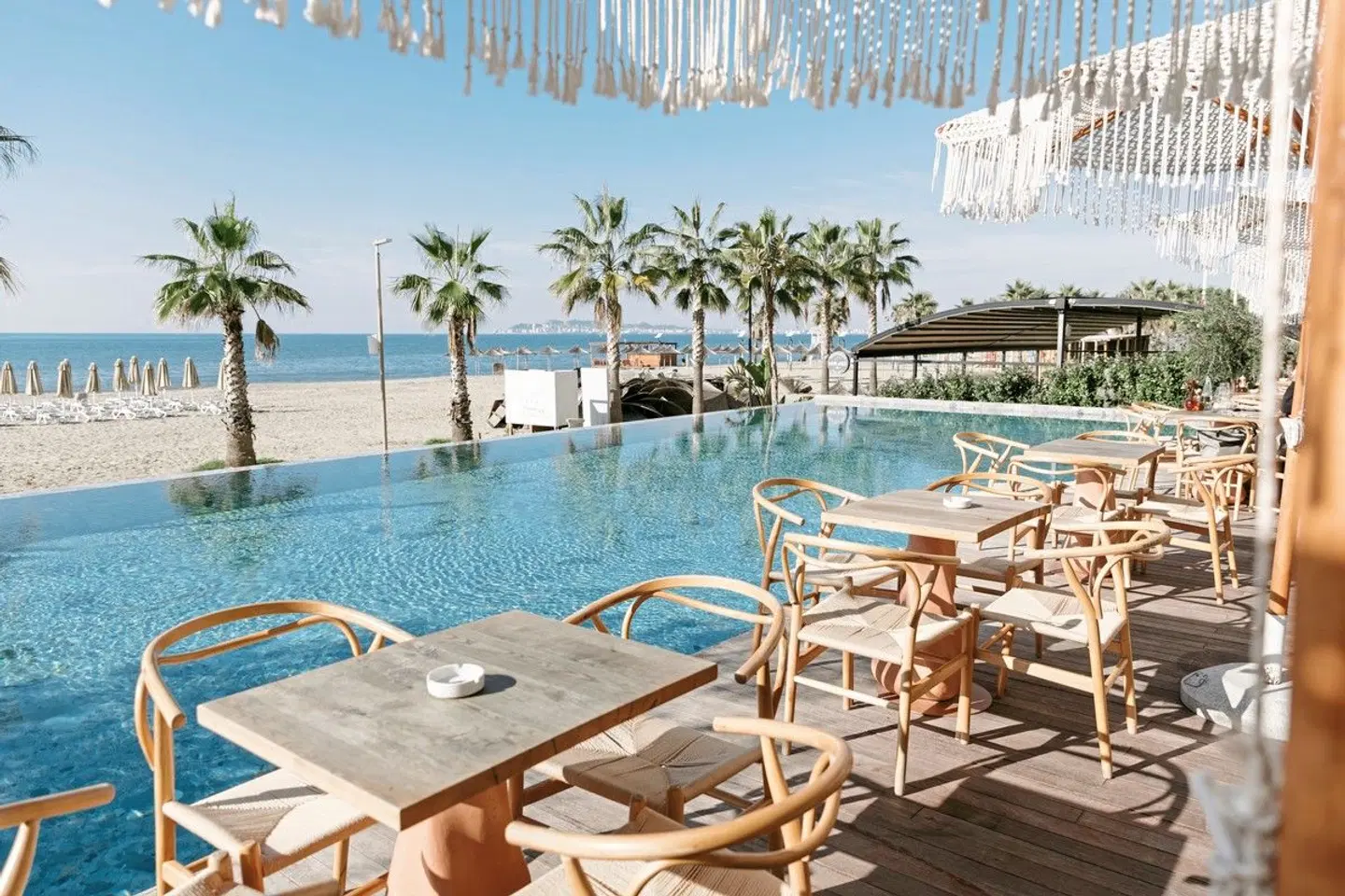 Epidamn White Sensation OUTDOOR_POOL