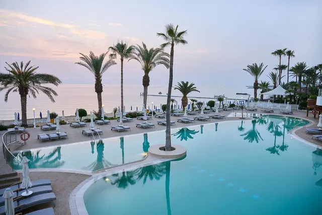 Sunrise Beach Hotel OUTDOOR_POOL