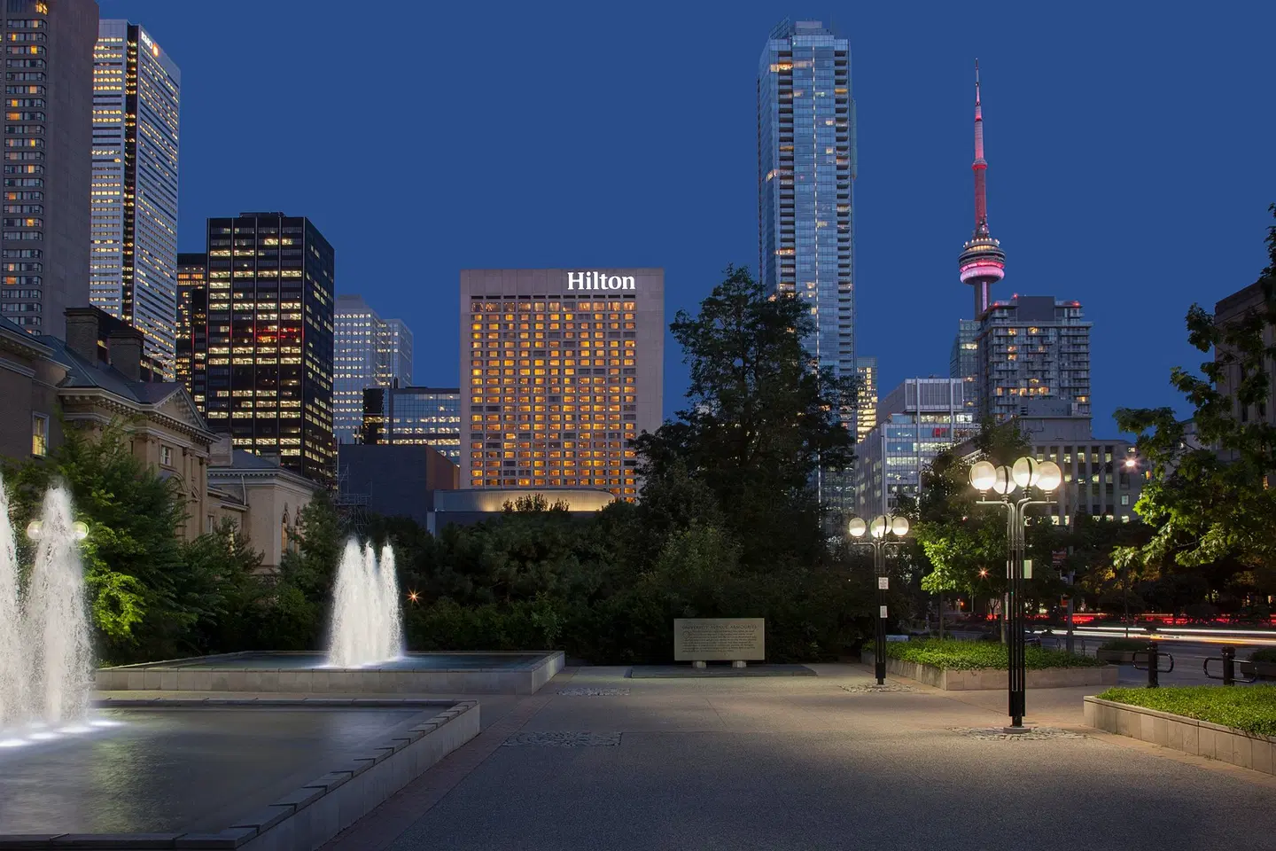 Hilton Toronto EXTERIOR