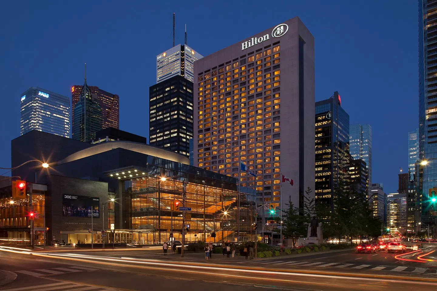 Hilton Toronto EXTERIOR