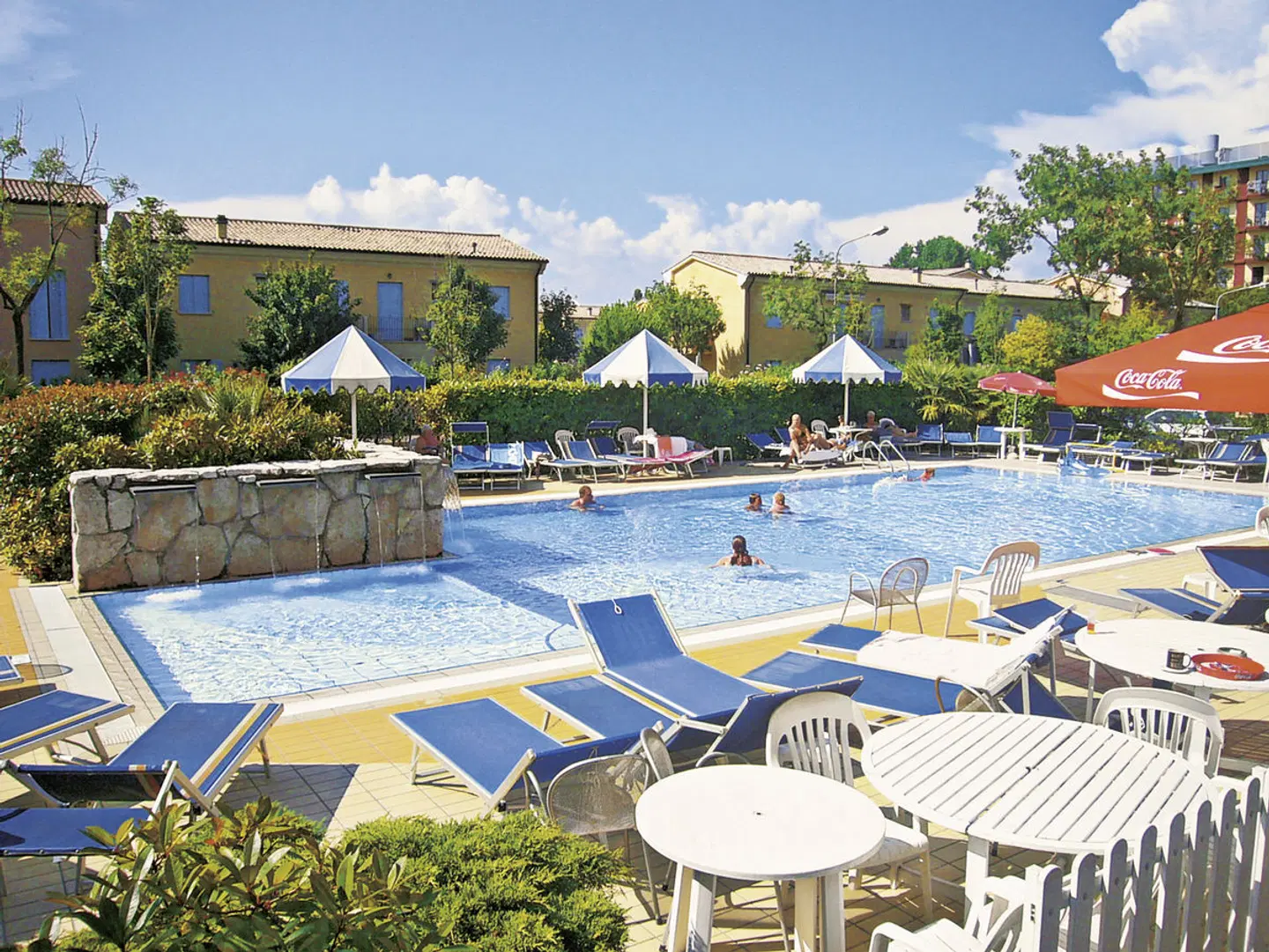 Harry's OUTDOOR_POOL