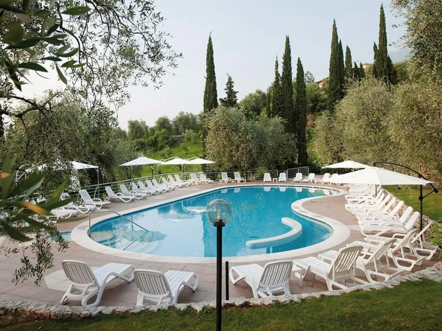 Rely OUTDOOR_POOL