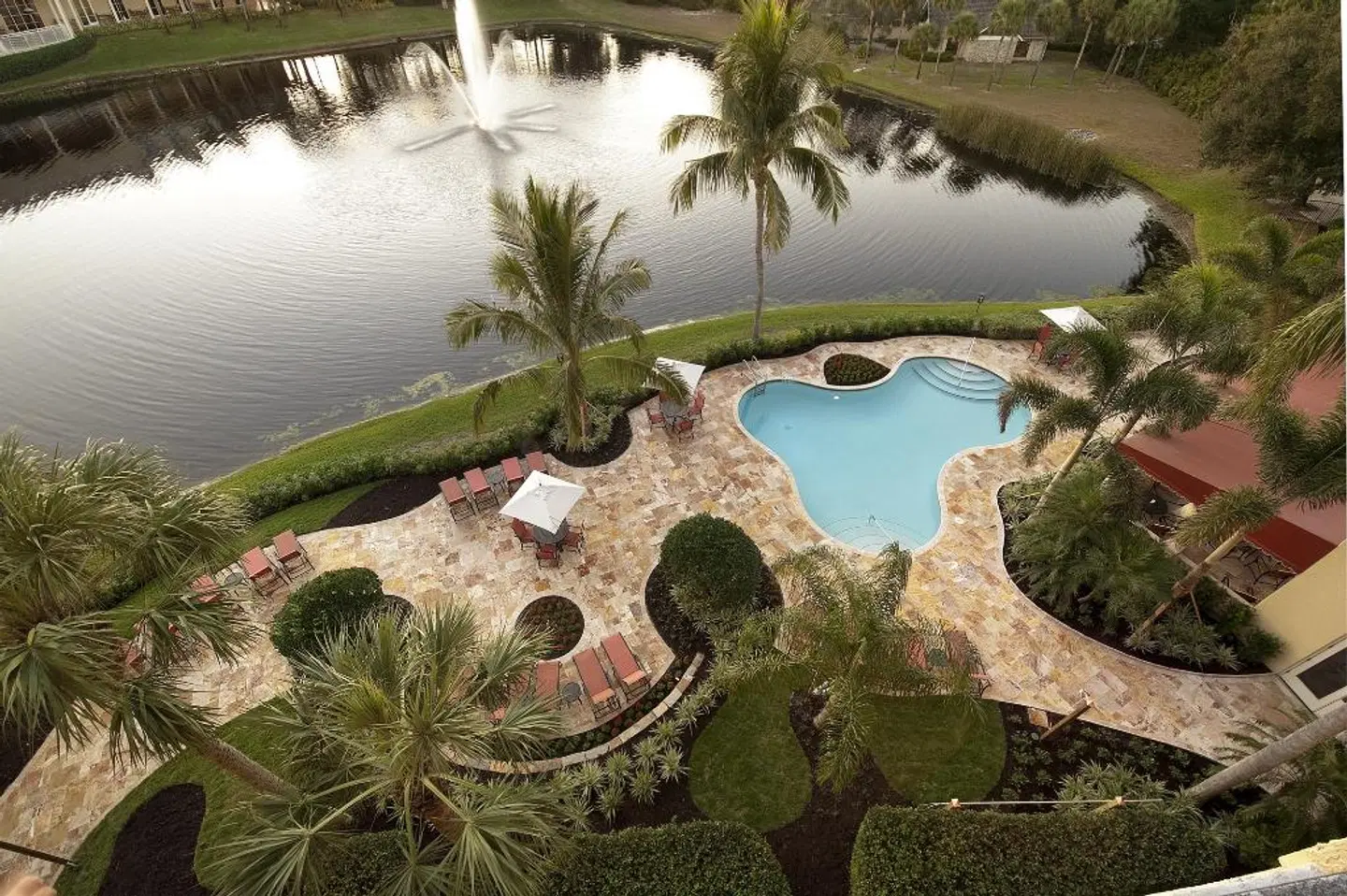 Inn at Pelican Bay OUTDOOR_POOL