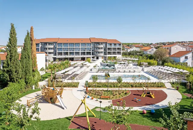 Molum Hotel & Residences EXTERIOR