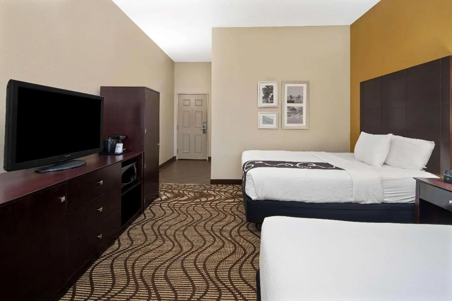 La Quinta Inn & Suites by Wyndham Bonita Springs Naples N. ROOM_EXAMPLE