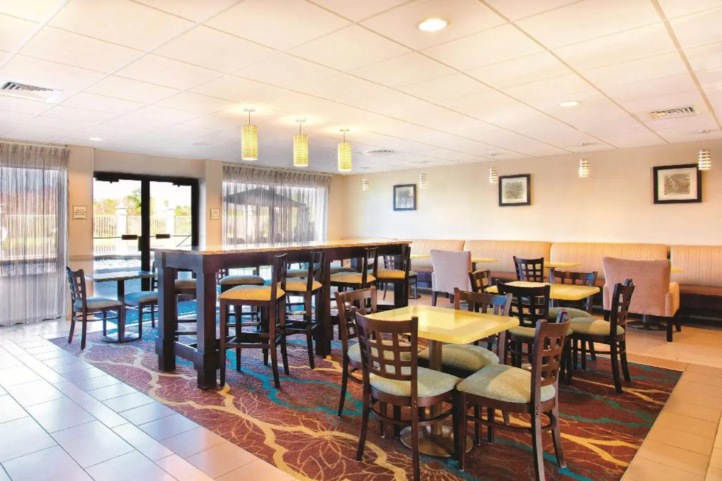 La Quinta Inn & Suites by Wyndham Bonita Springs Naples N. Bar